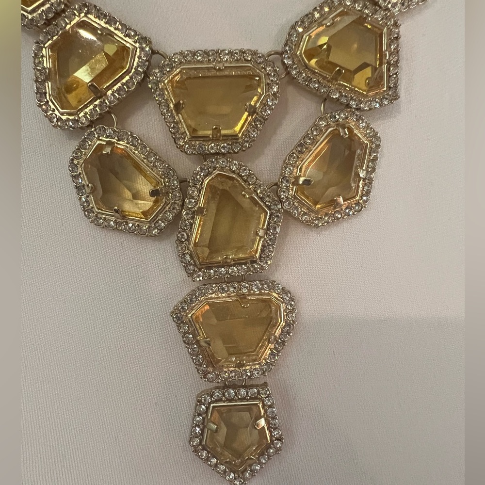 Cache statement Necklace - Picture 8 of 11